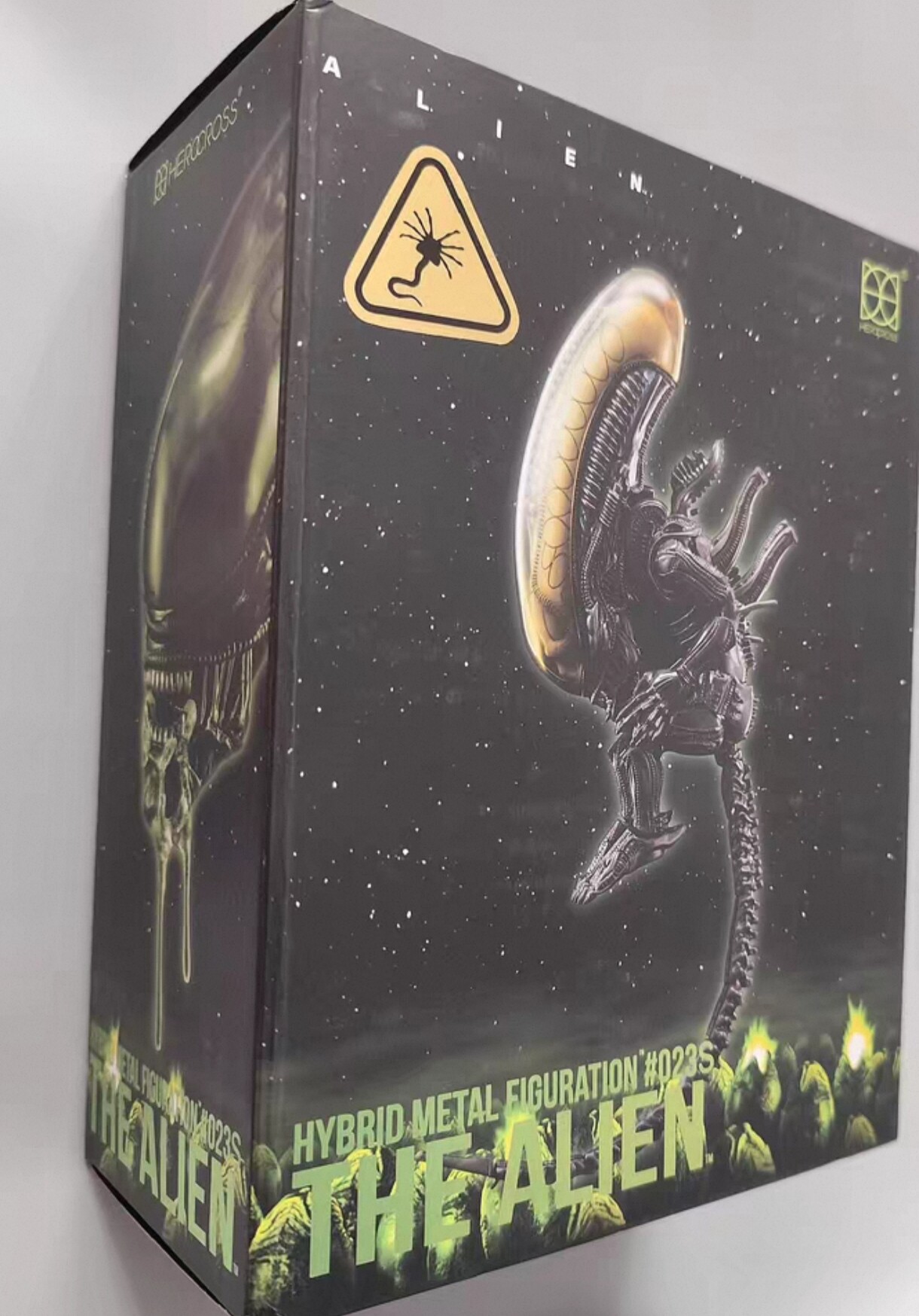 نموذج شخصية زينومورف الفضائية  - مراجعة Xenomorph Kids Toys وسعره