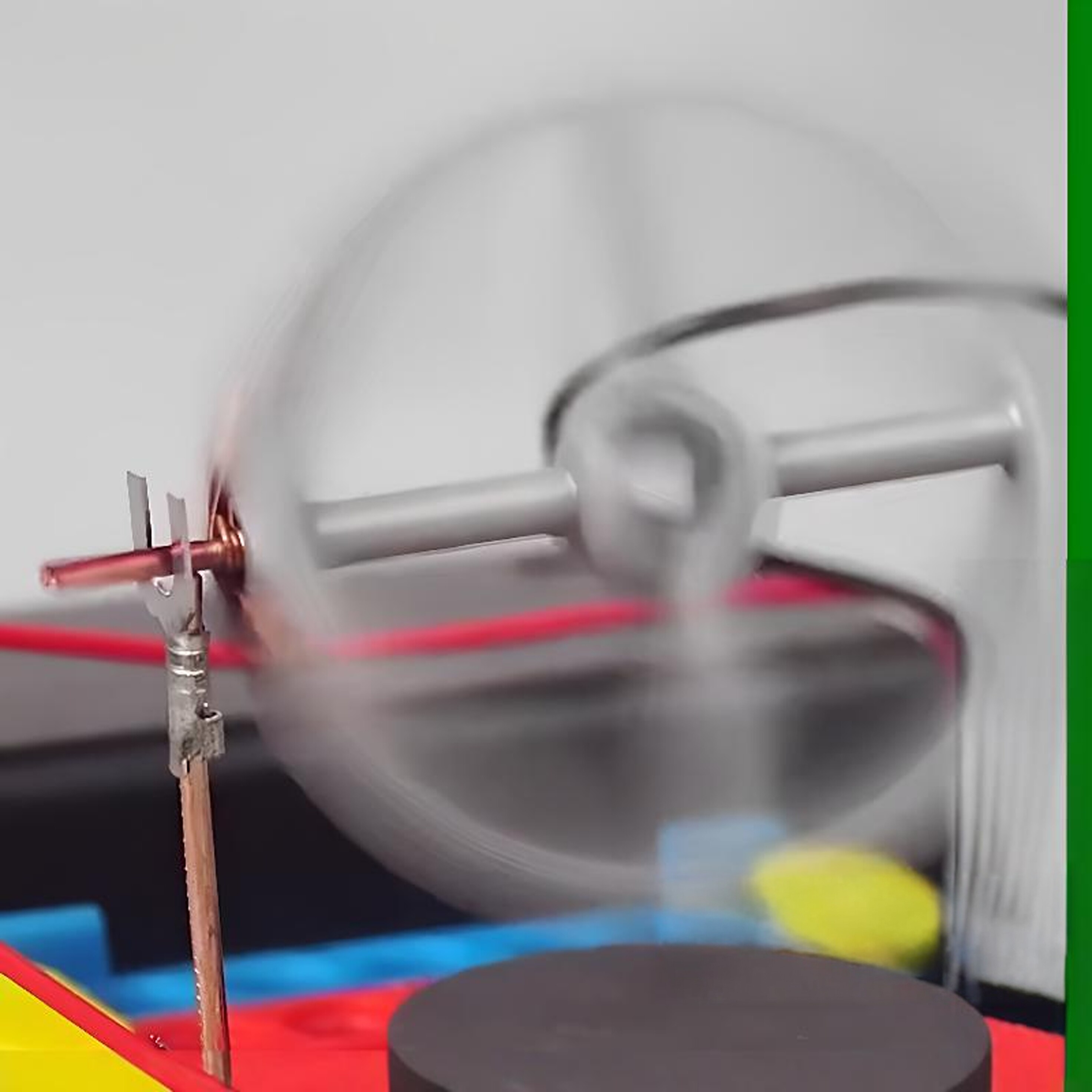 نموذج تجربة المحرك الكهرومغناط - مراجعة Science Experiment Kit وسعره